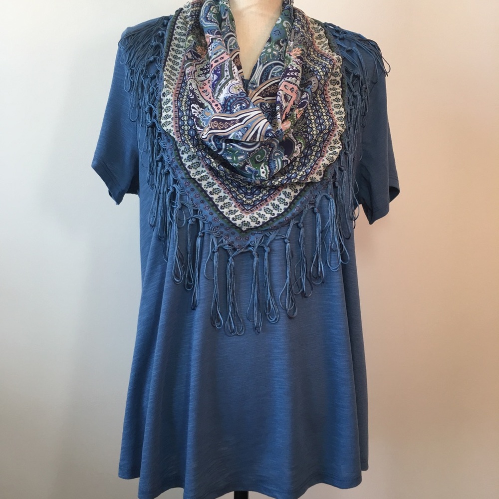 Unity world wears Top With Scarf